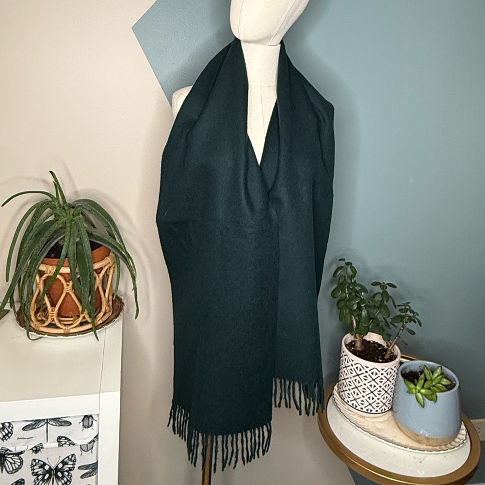 100% Baby Alpaca Forest Green Fringe Scarf Made in Peru Ultra Soft Winter Wrap - Picture 2 of 9